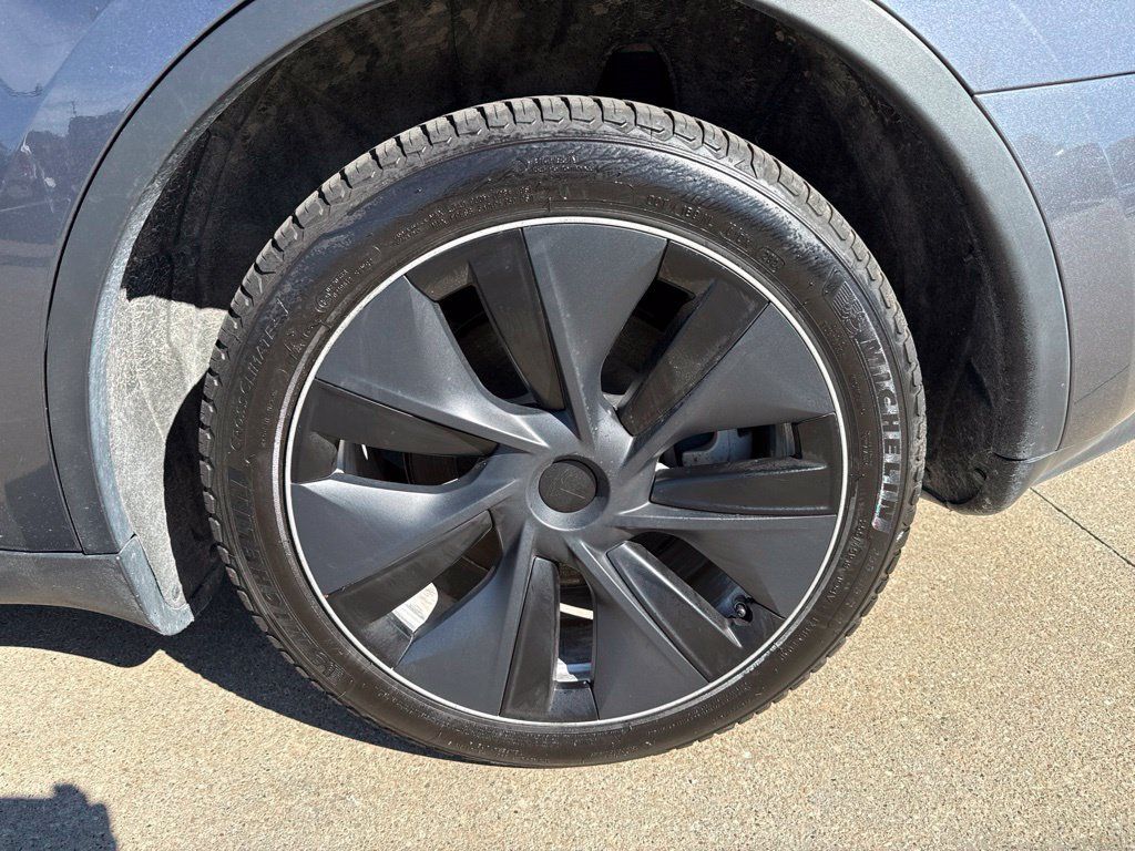 Used 2023 Tesla Model Y Long Range AWD/4WD image 52