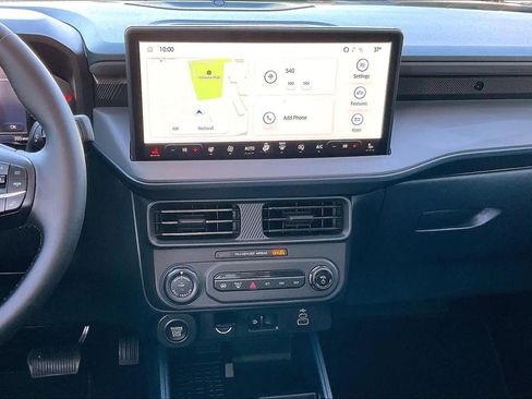 Certified 2025 Ford Maverick Lariat w/ Black Appearance Package image 6