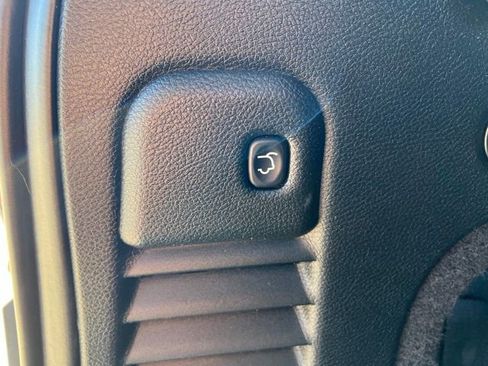 Used 2017 Jeep Grand Cherokee Limited RWD image 16