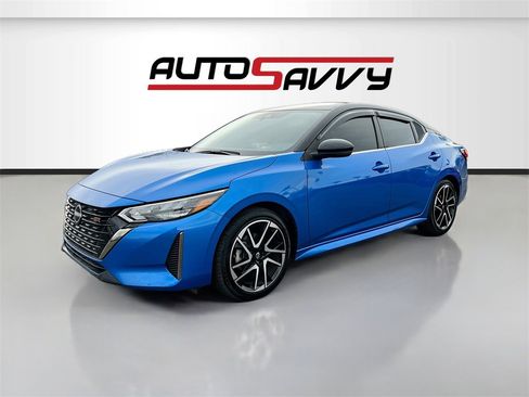Used 2025 Nissan Sentra SR image 3