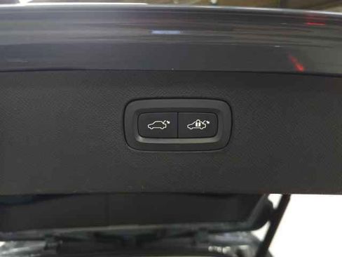 Certified 2023 Volvo XC90 B6 Plus w/ Protection Package AWD/4WD image 10