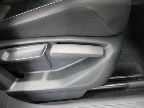 Used 2021 Volkswagen Tiguan SE image 22