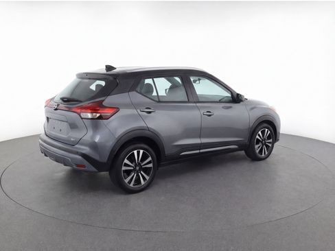 Used 2024 Nissan Kicks SV image 9