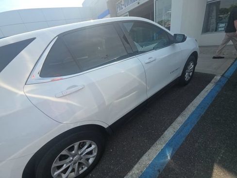 Used 2018 Chevrolet Equinox LT AWD/4WD image 3