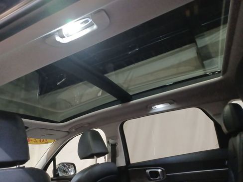 Used 2024 Kia Sorento SX image 16