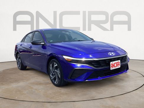 Used 2025 Hyundai Elantra Sport FWD image 5