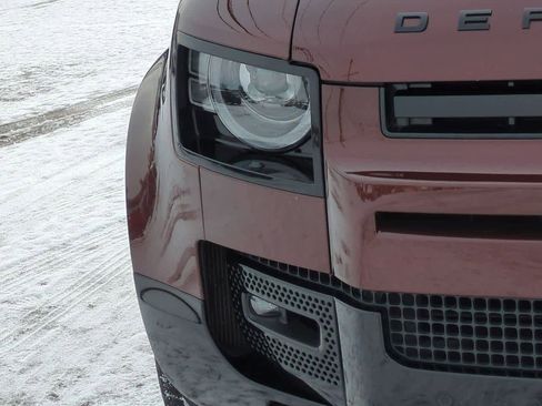 Certified 2024 Land Rover Defender 130 X-Dynamic SE image 10