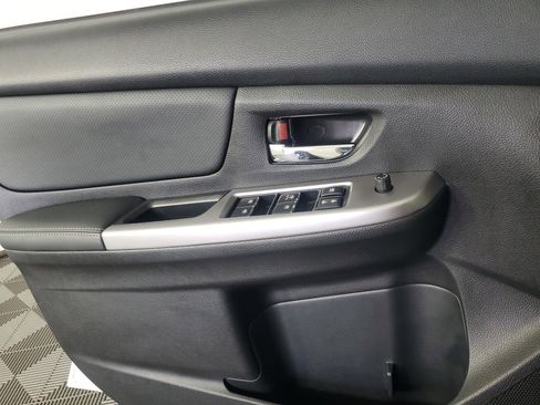 Used 2015 Subaru Crosstrek 2.0i Limited w/ Popular Package #2 image 28