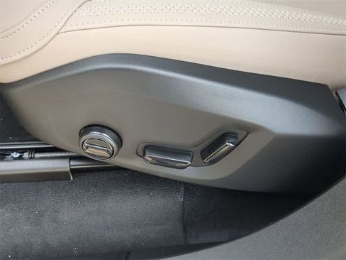 New 2026 Volvo XC90 B6 Plus w/ Protection Package Premier image 16