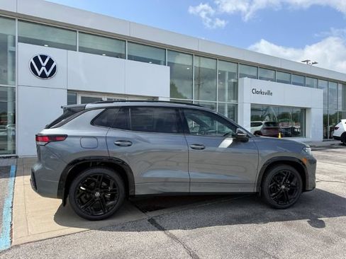 New 2026 Volkswagen Tiguan SE R-Line FWD image 6