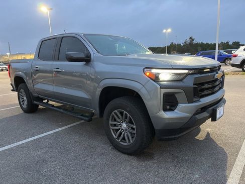 Used 2023 Chevrolet Colorado LT w/ LT Convenience Package III image 3