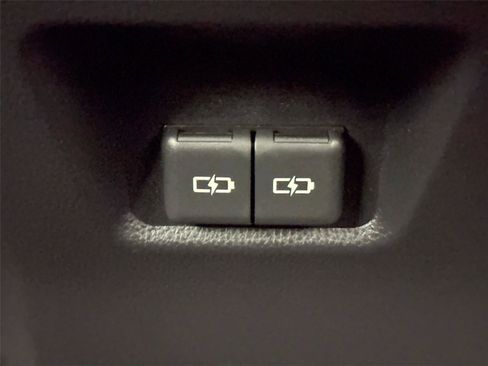 Used 2022 Toyota RAV4 XSE AWD/4WD image 38