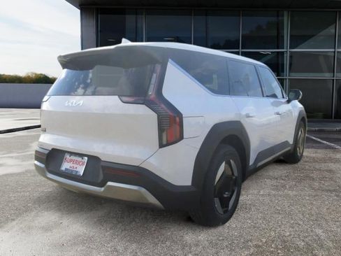 New 2026 Kia EV9 Light image 3