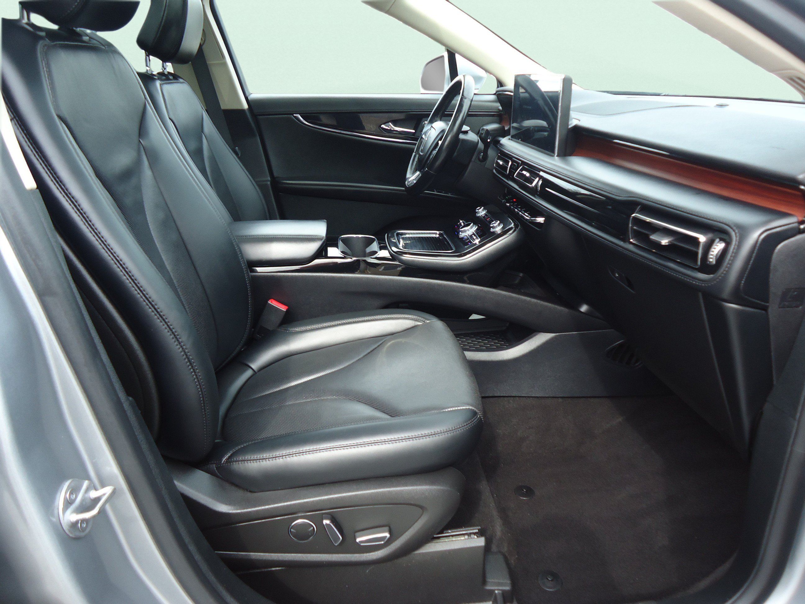 Used 2023 Lincoln Nautilus Reserve AWD/4WD image 25