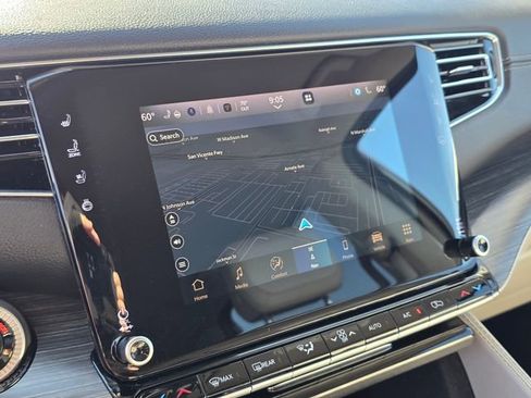 Used 2024 Jeep Wagoneer L Series II image 30