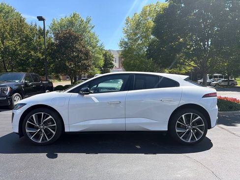 Certified 2024 Jaguar I-PACE R-Dynamic HSE AWD/4WD image 2