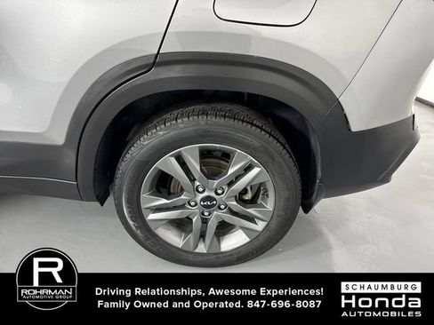 Used 2023 Kia Seltos LX AWD/4WD image 5