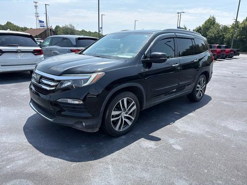 Used 2018 Honda Pilot Touring image 1