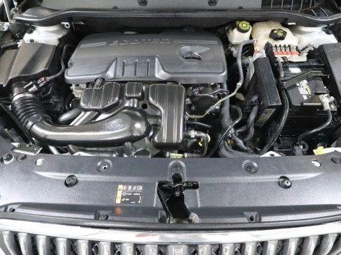 Used 2013 Buick Verano FWD image 21