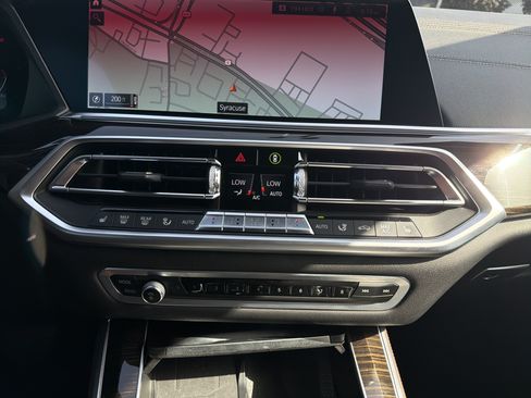 Used 2020 BMW X5 xDrive40i w/ Premium Package AWD/4WD image 18