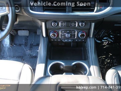 Used 2024 Chevrolet Suburban Premier image 13