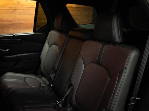 Used 2025 Honda Pilot Black Edition image 13