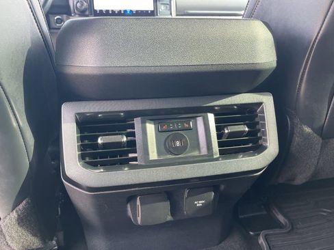 Used 2024 Ford F250 Platinum w/ Tremor Off-Road Package image 33