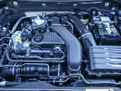 New 2025 Volkswagen Taos SE image 23