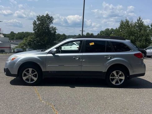Used 2013 Subaru Outback 2.5i Limited w/ Moonroof Pkg AWD/4WD image 3