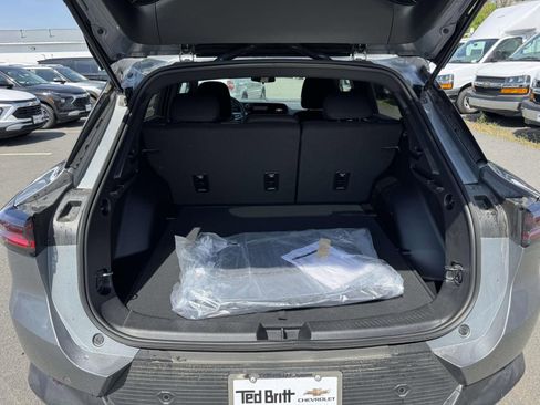 New 2026 Chevrolet Equinox EV LT image 26