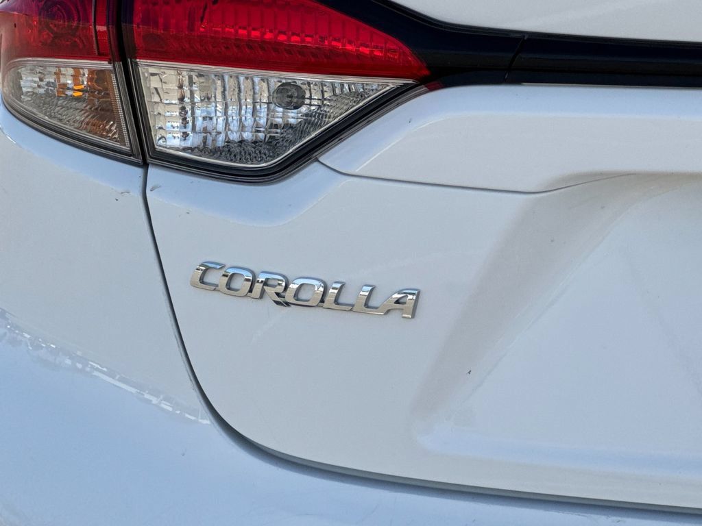 Used 2024 Toyota Corolla LE FWD image 29
