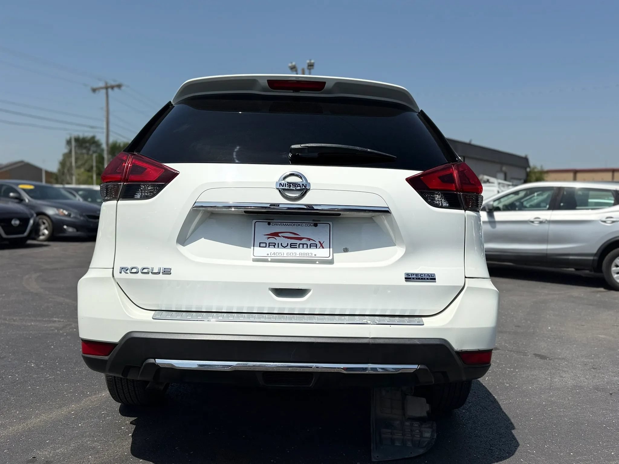Used 2020 Nissan Rogue S w/ Special Edition Package FWD image 4