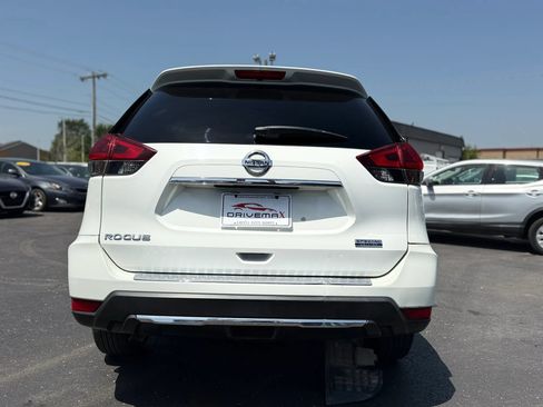 Used 2020 Nissan Rogue S w/ Special Edition Package FWD image 4