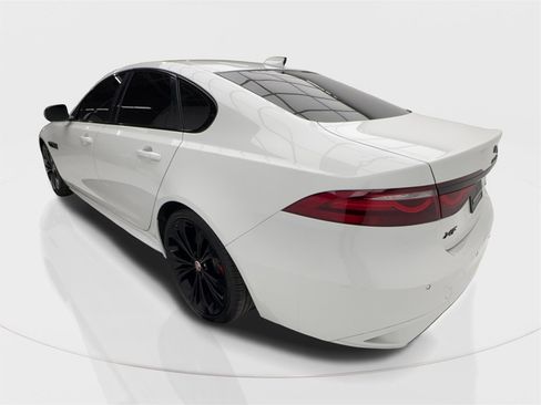 Used 2022 Jaguar XF R-Dynamic SE image 10