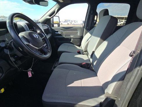 Used 2024 RAM 2500 Big Horn w/ Safety Group image 8