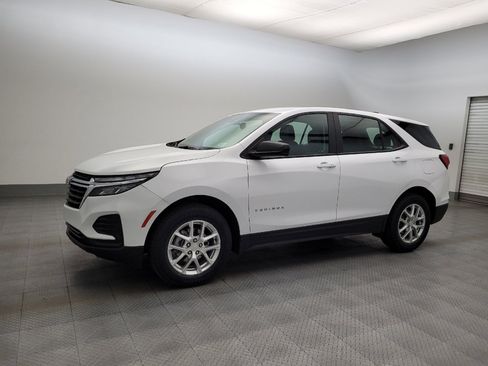 Used 2024 Chevrolet Equinox LS image 2