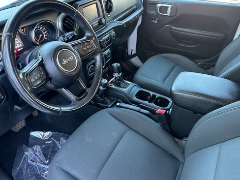 Used 2019 Jeep Wrangler Unlimited Sport S image 4