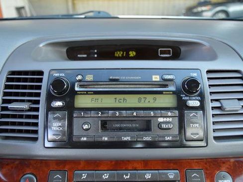 Used 2006 Toyota Camry XLE FWD image 22