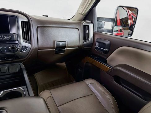 Used 2018 Chevrolet Silverado 1500 LTZ w/ LTZ Plus Package AWD/4WD image 21