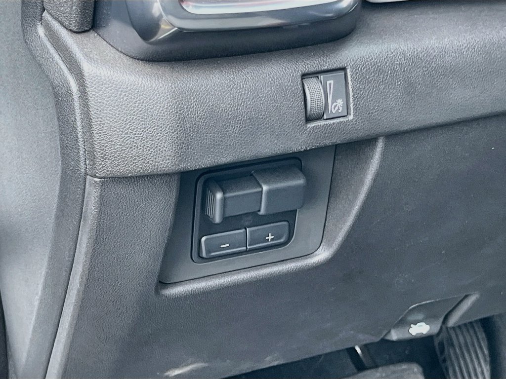 Used 2024 GMC Canyon AT4X AWD/4WD image 10