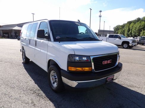 Used 2025 GMC Savana 2500 w/ Driver Convenience Package RWD image 11