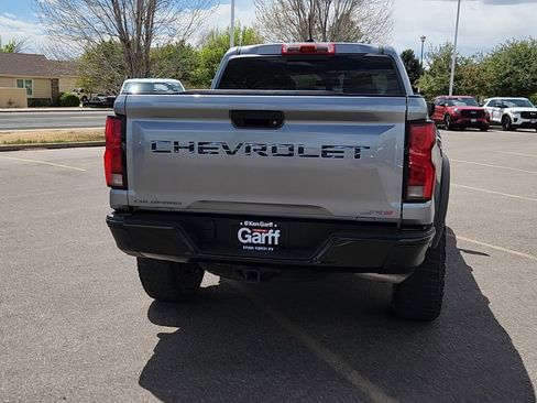 Used 2024 Chevrolet Colorado ZR2 w/ Technology Package AWD/4WD image 17