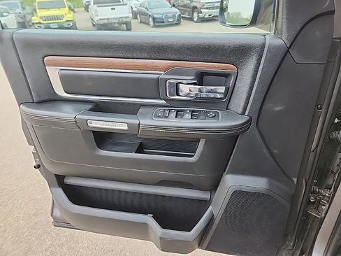 Used 2015 RAM 2500 Laramie w/ Convenience Group AWD/4WD image 28