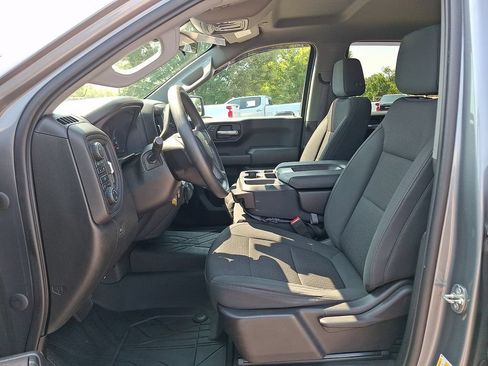 Used 2020 Chevrolet Silverado 1500 Custom w/ Custom Value Package AWD/4WD image 15