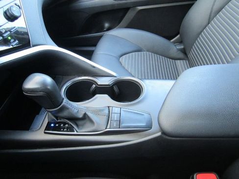 Used 2023 Toyota Camry SE image 38