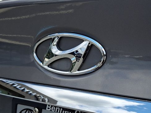 Used 2011 Hyundai Sonata Limited w/ Navigation Pkg 5 FWD image 32