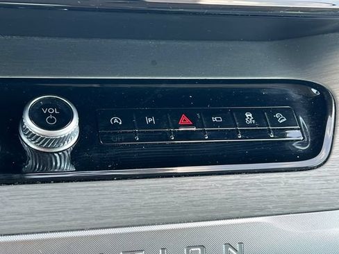 Used 2025 Ford Expedition Platinum AWD/4WD image 31
