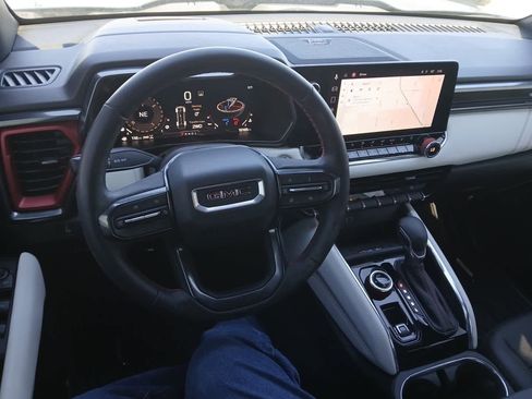 Used 2023 GMC Canyon AT4X image 30