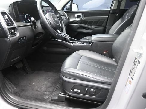 Used 2023 Kia Sorento SX AWD/4WD image 16
