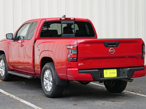 Used 2022 Nissan Frontier SV RWD image 37
